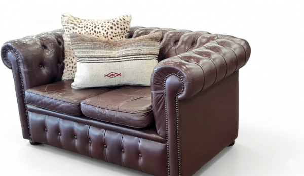 Vintage Classic Compact 2 seater Chesterfield Sofa