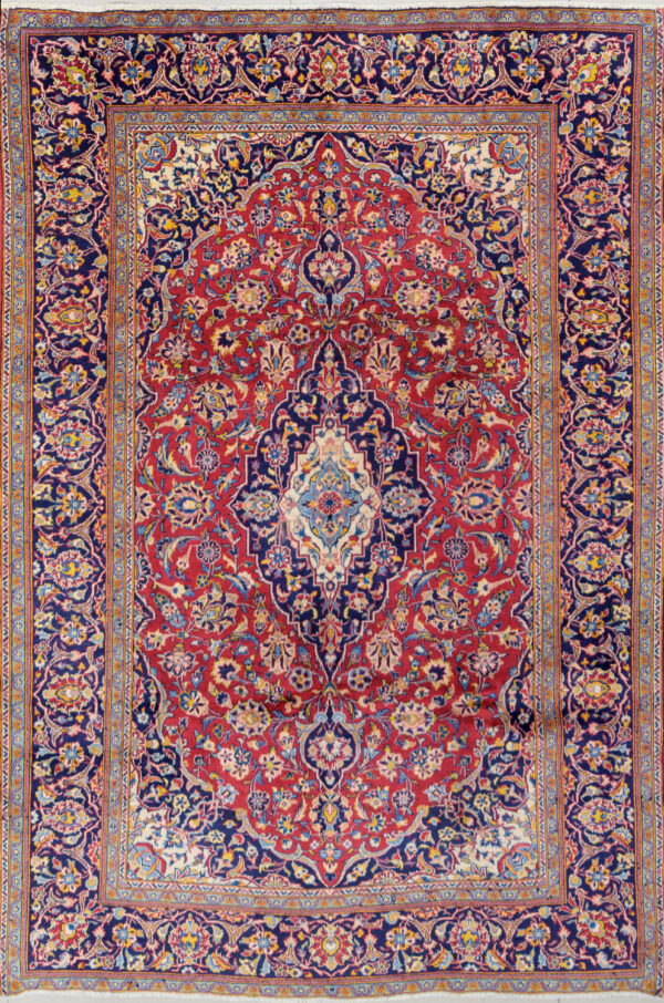 Persian Hand Knotted Kashan Carpet: 290cm x 195cm