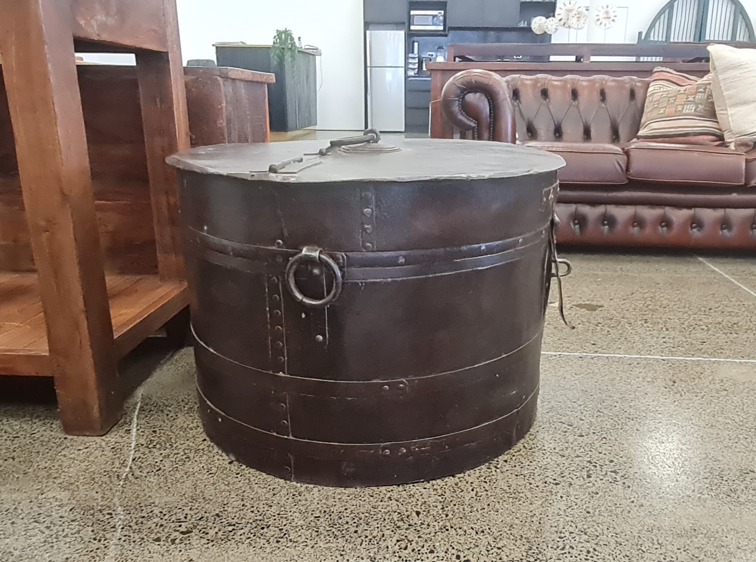 Vintage Grain Iron Pot - Image 4