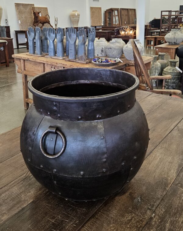 Sahar Round Iron Planter - Small